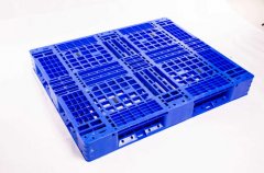 如何提高塑料托盤的抗老化性？